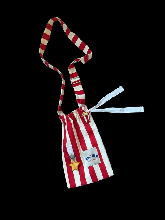 Crveno-bela crossbody torba